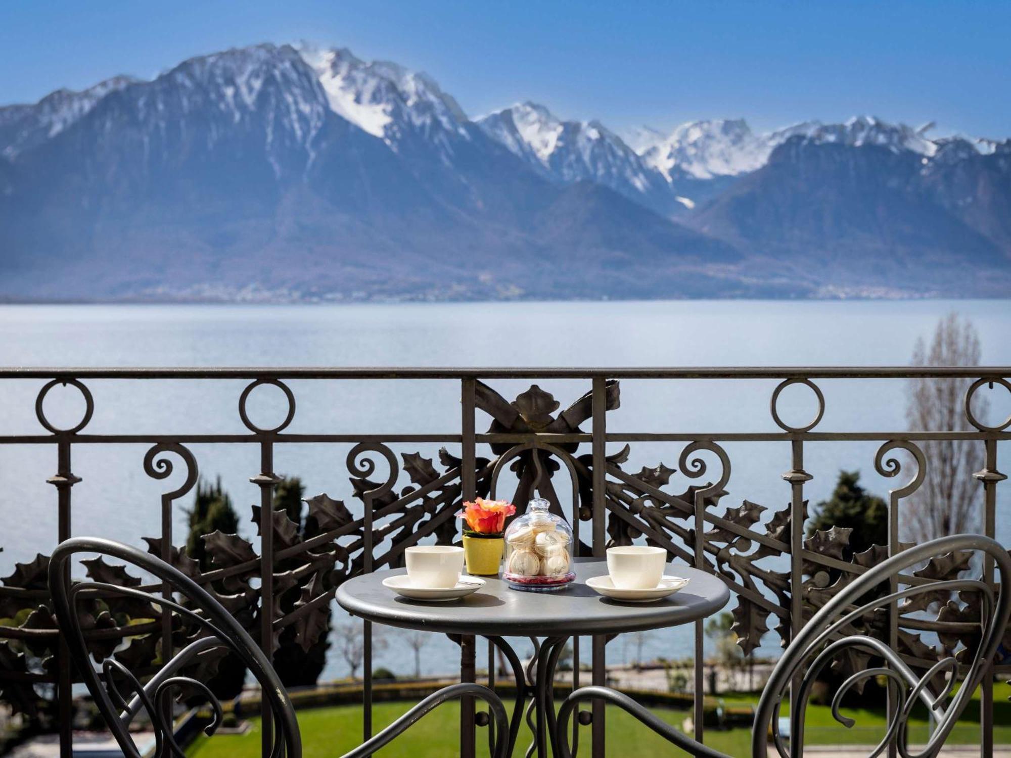 Fairmont Le Montreux Palace Exterior foto